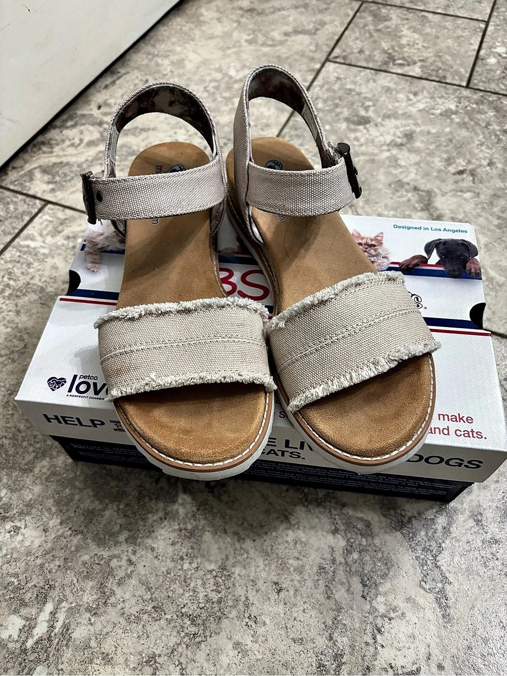 BOBS from Skechers Bobs Desert Kiss Women's Beige Platform Sandals US 9 Like New